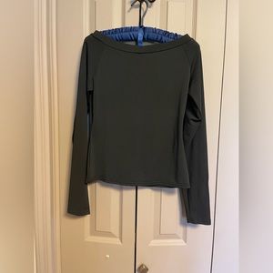 Scoop neck woman’s top